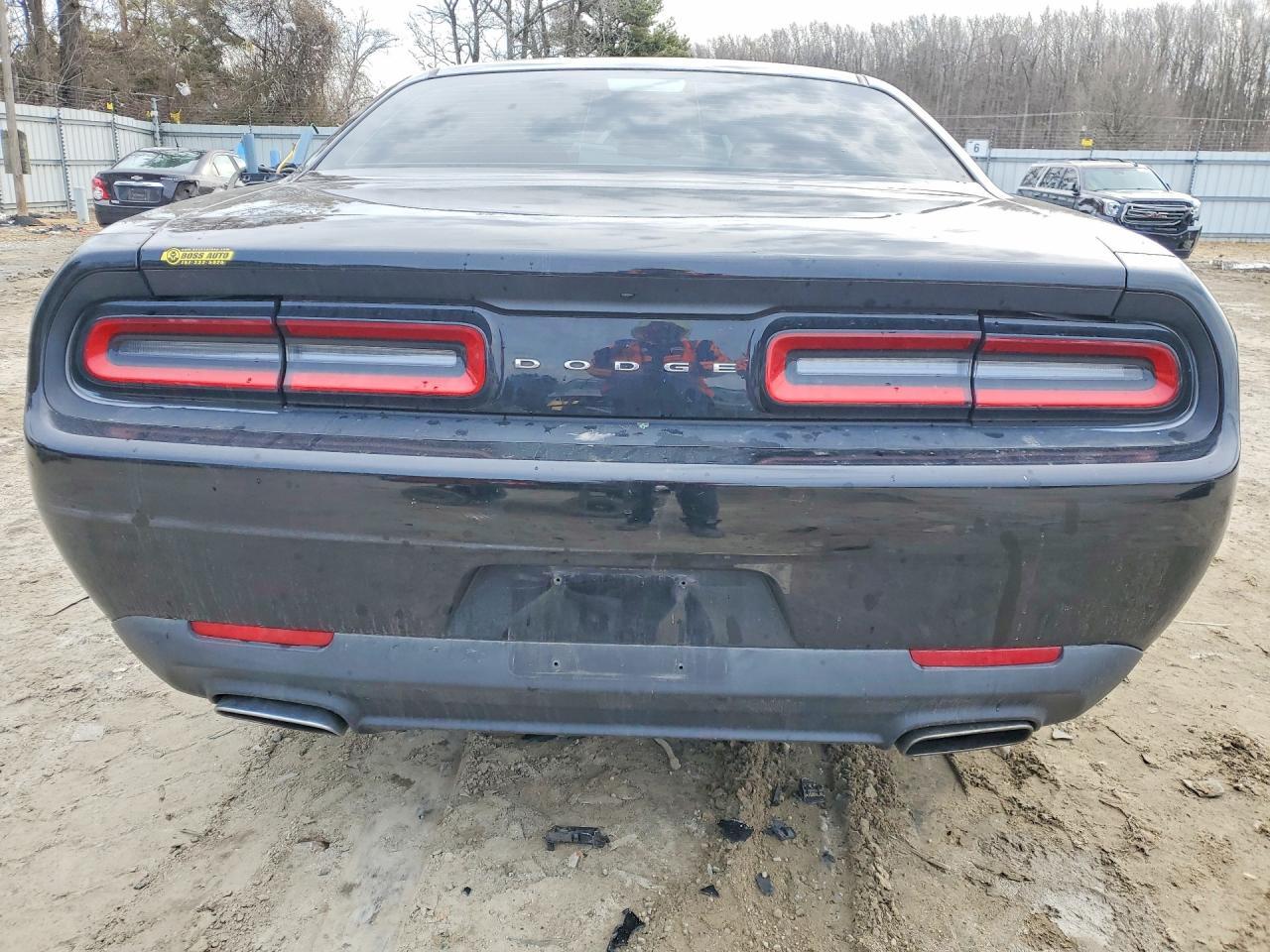2016 Dodge Challenger Sxt - Image 6