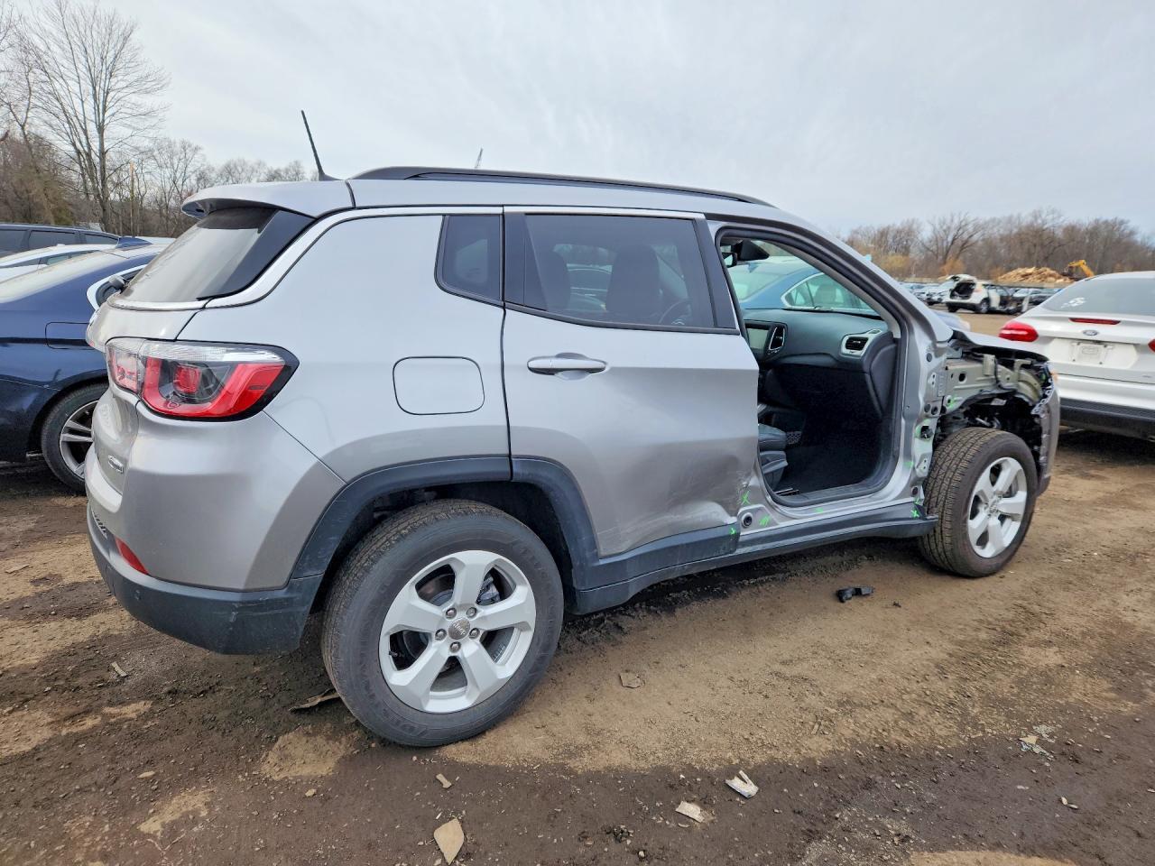 2019 Jeep Compass Latitude - Image 3