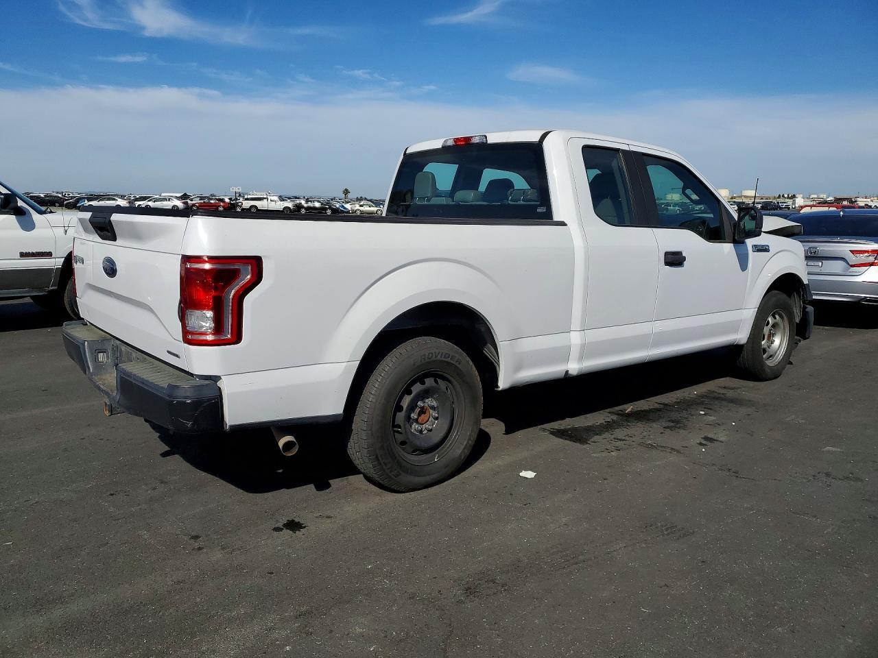 2016 Ford F150 Super Cab - Image 3