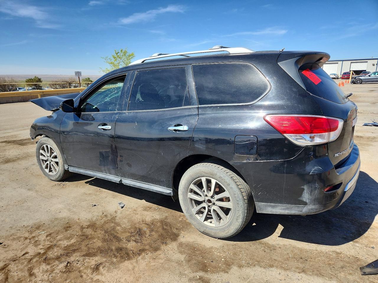 2016 Nissan Pathfinder S - Фото 2