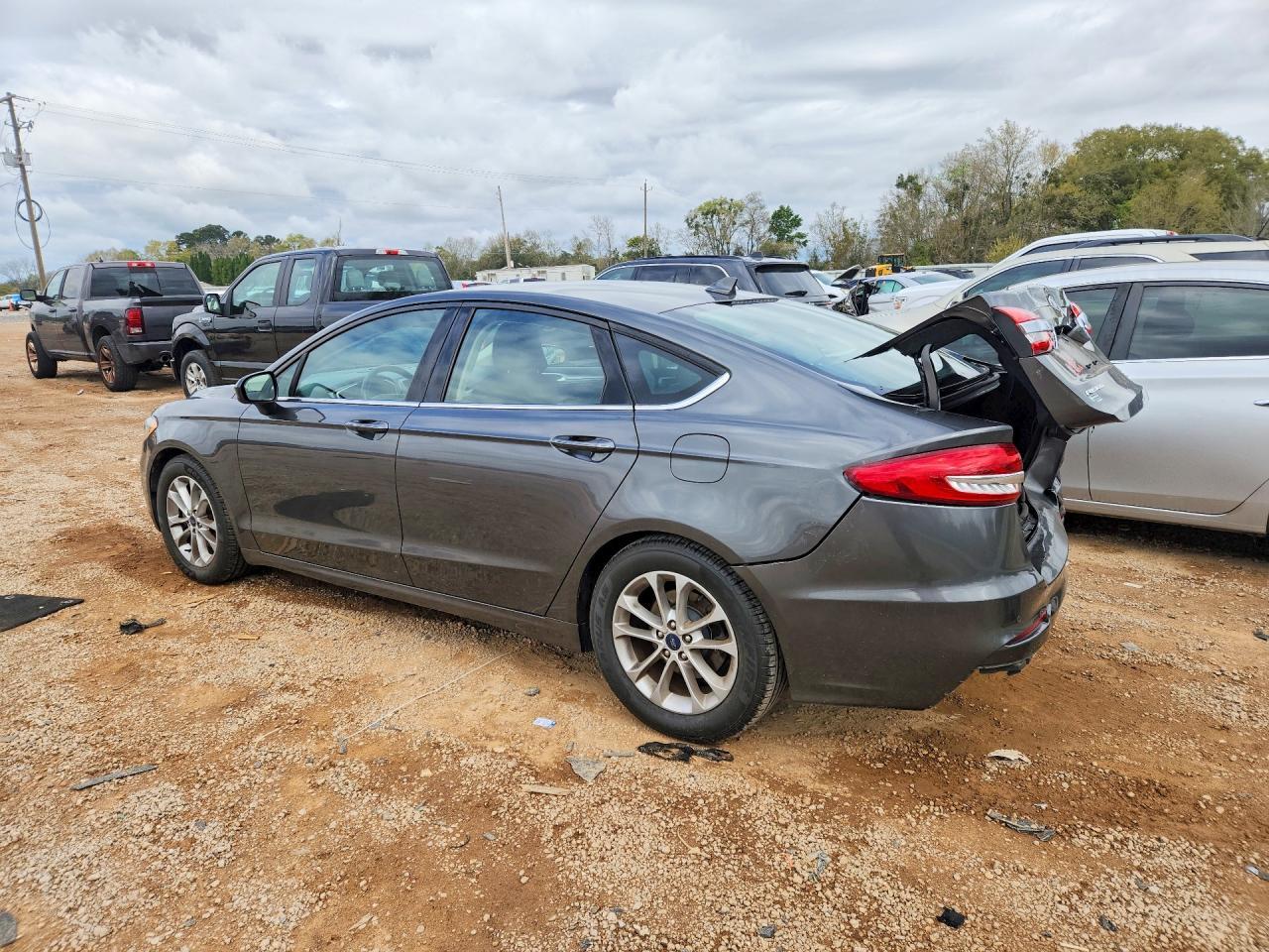 2019 Ford Fusion Se - Фото 2