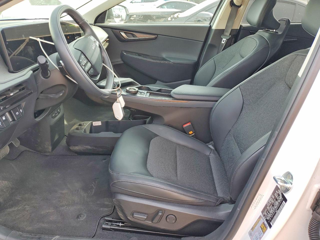 2025 Kia Ev6 Light - Image 7