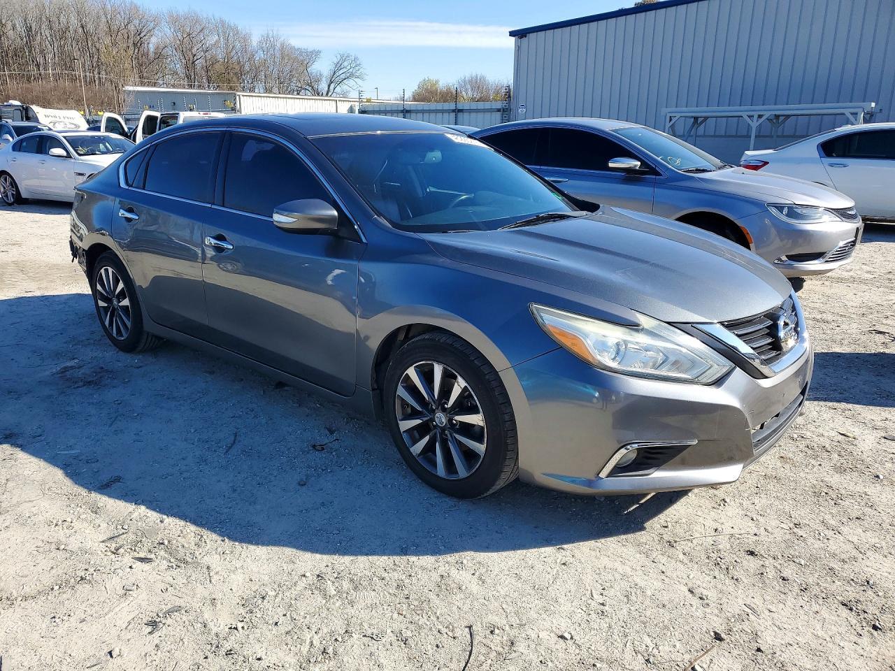 2017 Nissan Altima 2.5 Sl - Image 4