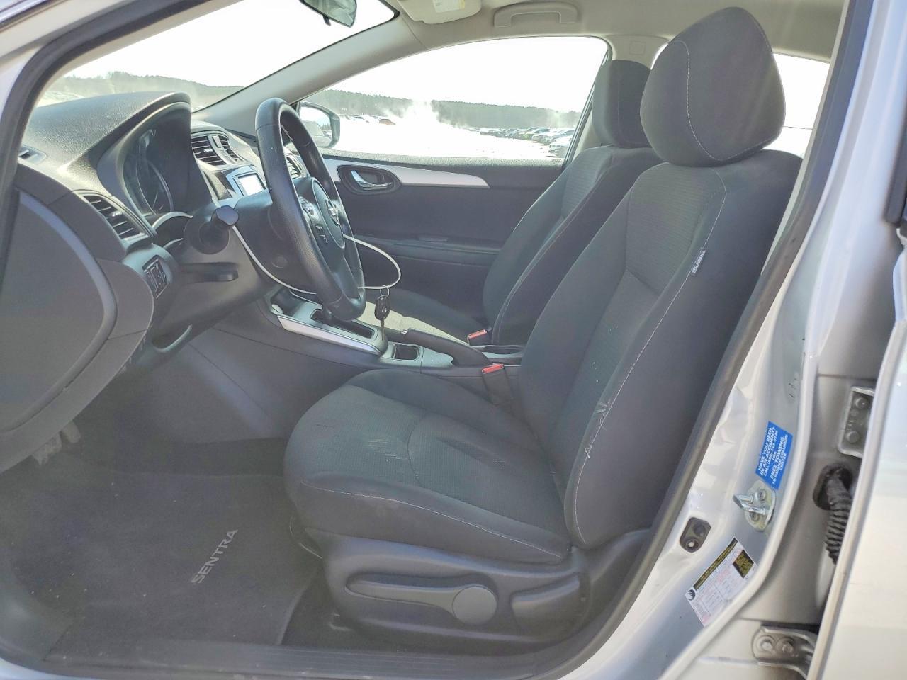 2019 Nissan Sentra S - Фото 7