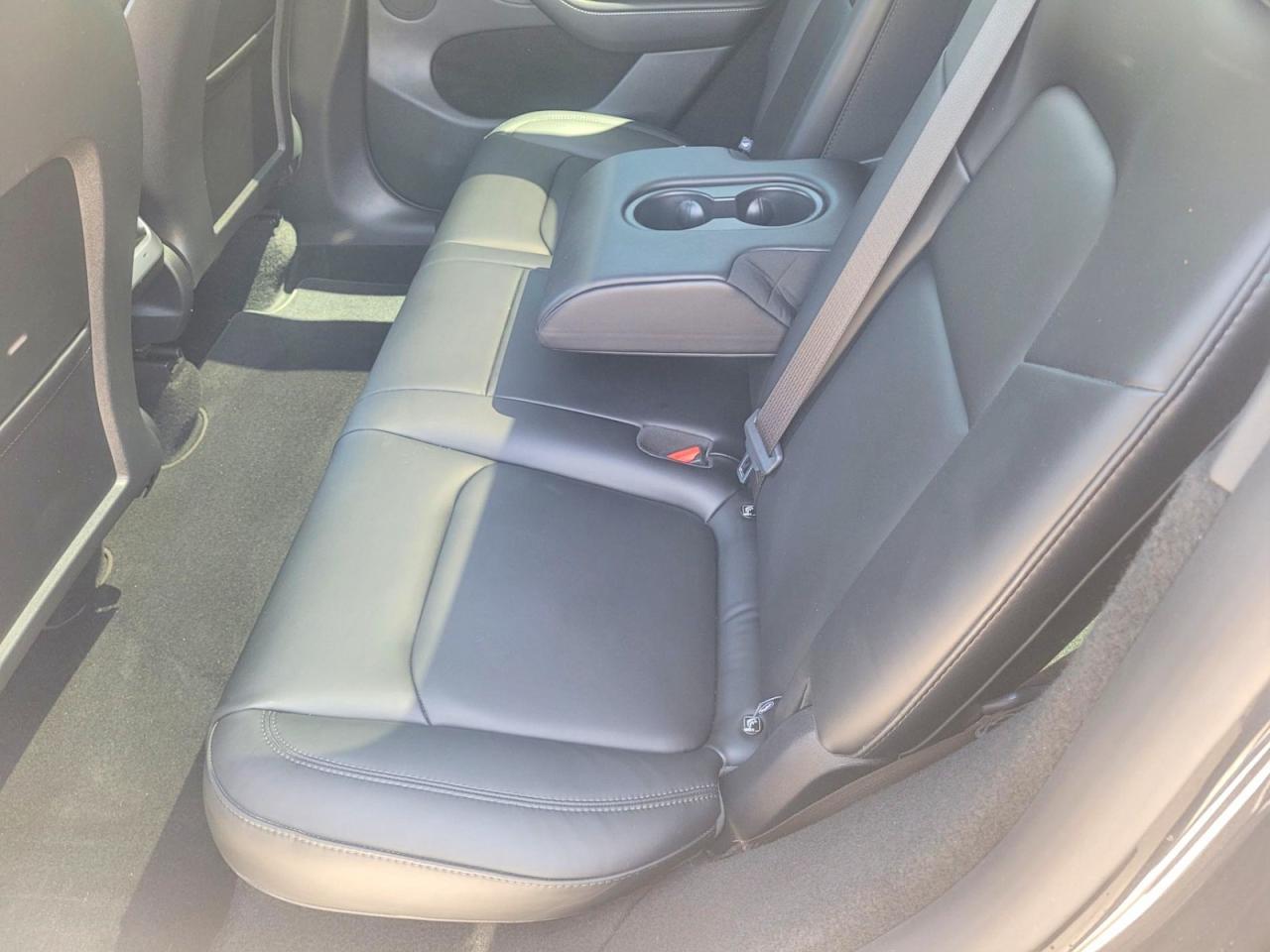 2025 Tesla Model Y - Фото 6