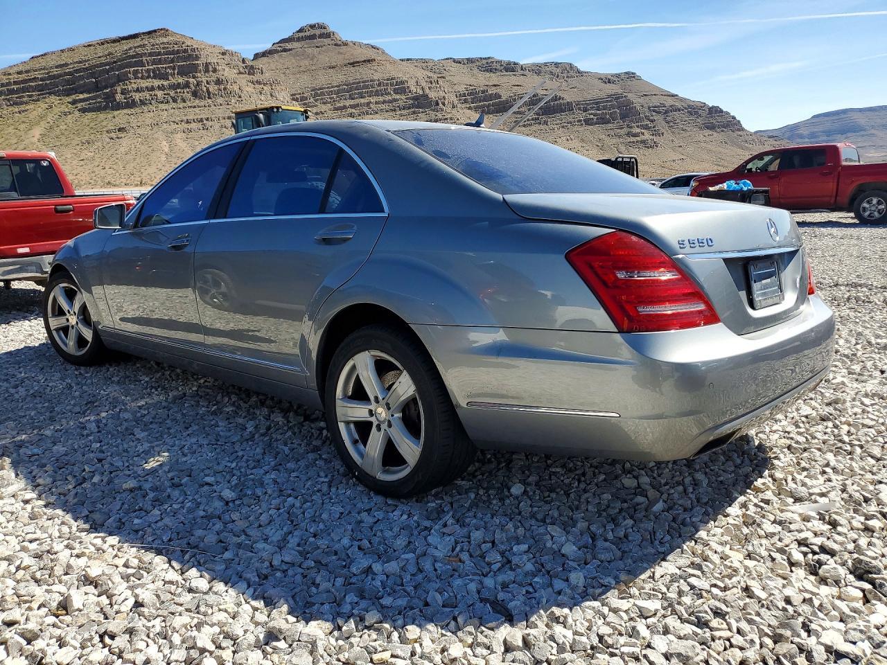 2010 Mercedes-Benz S 550 - Image 2