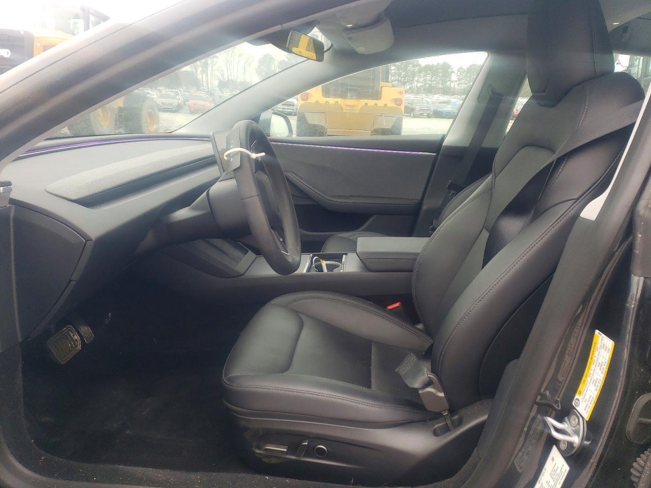 2025 Tesla Model 3 - Image 7