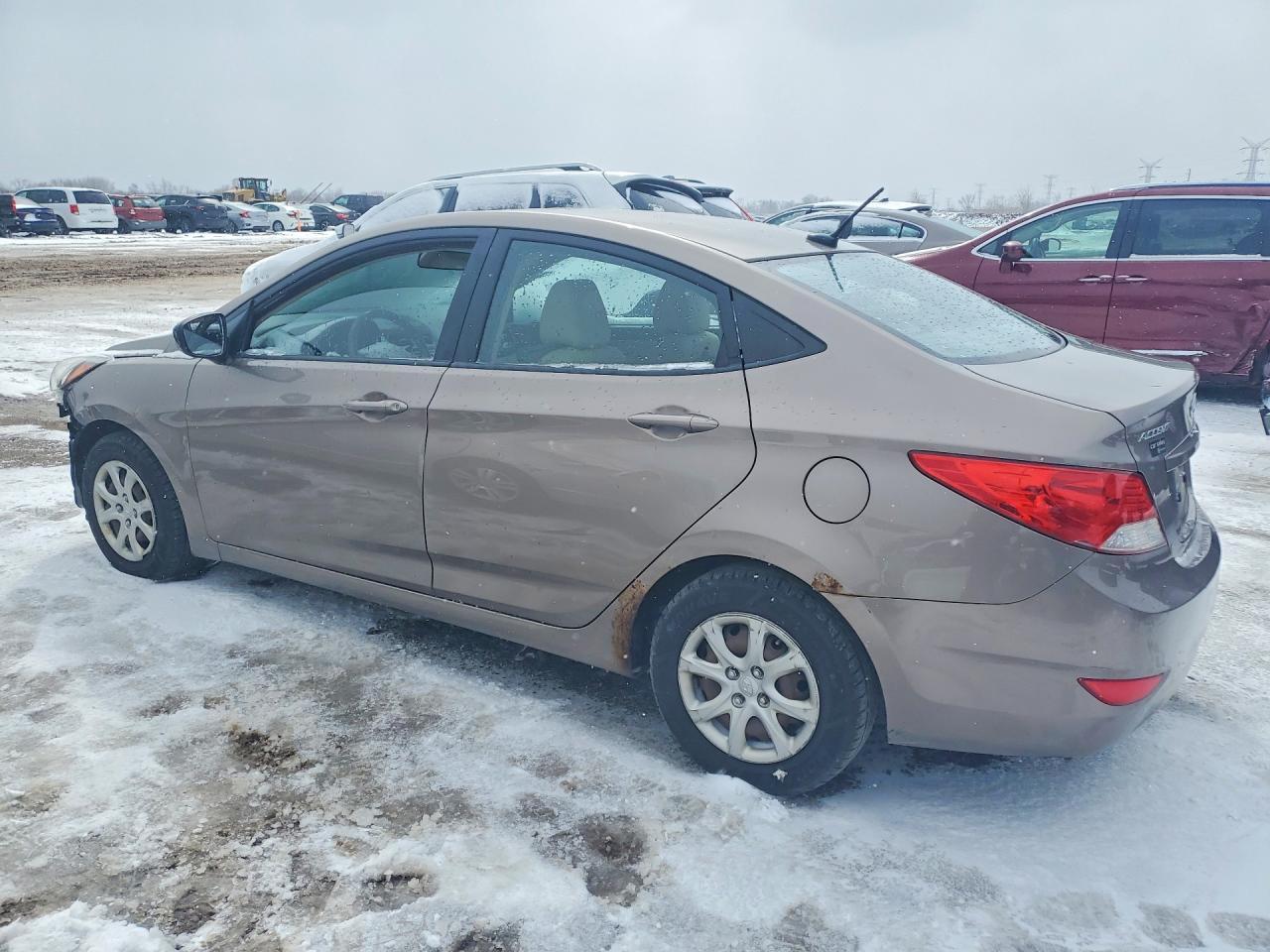 2013 Hyundai Accent Gls - Фото 2