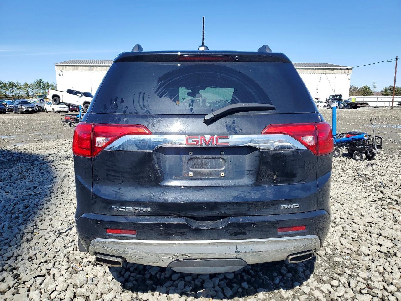 2017 GMC Acadia Denali - Image 6