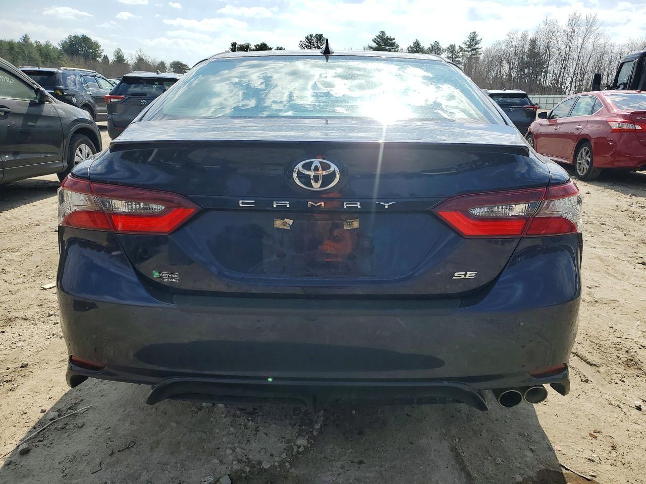 2021 Toyota Camry Se - Фото 6