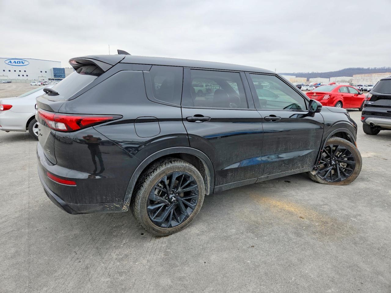 2024 Mitsubishi Outlander Se - Image 3