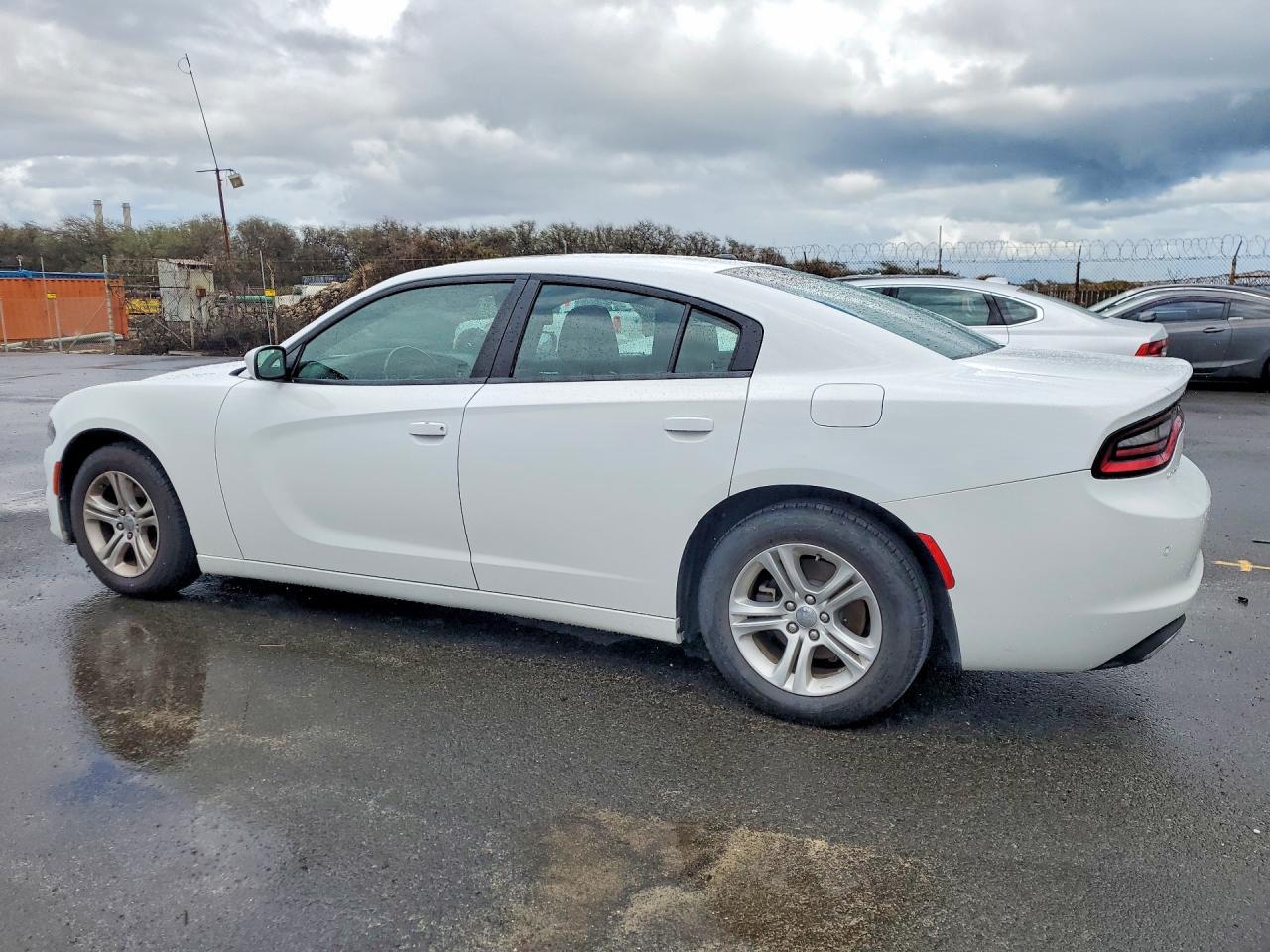 2021 Dodge Charger Sxt - Фото 2