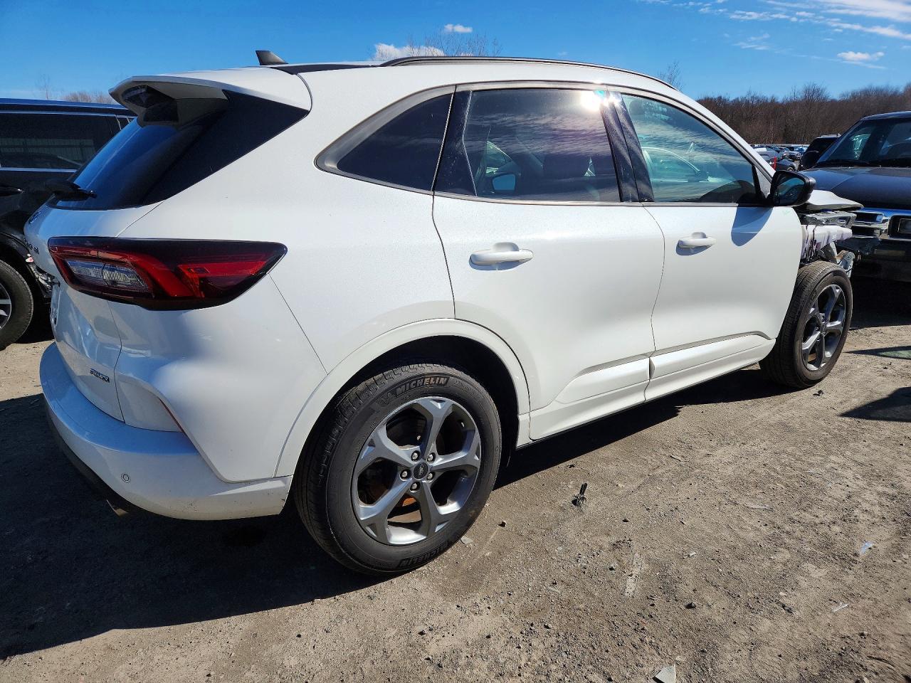 2023 Ford Escape St Line - Image 3