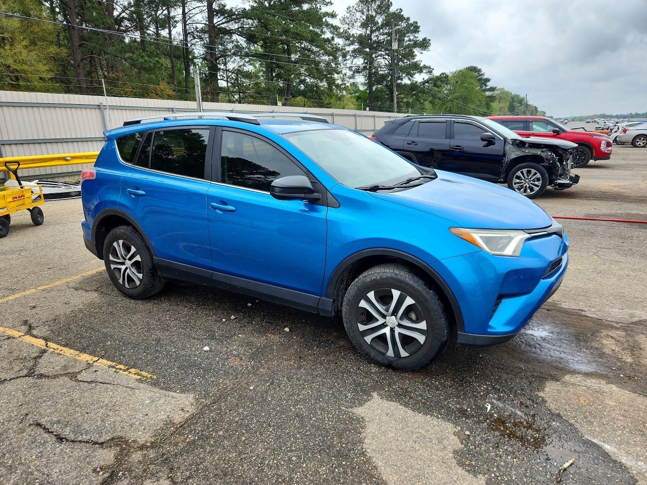 2018 Toyota Rav4 Le - Image 4