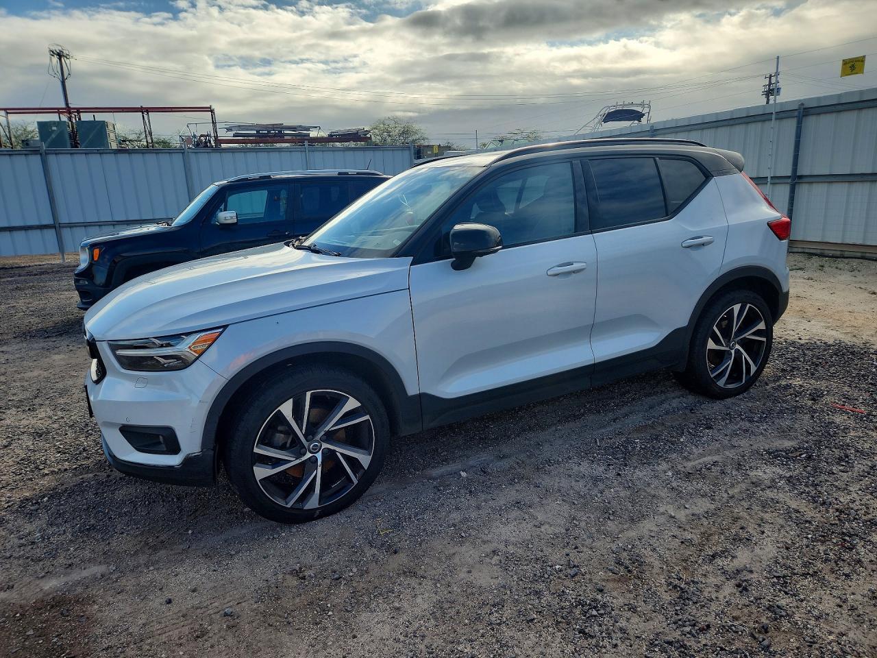 2020 Volvo Xc40 T5 R-Design