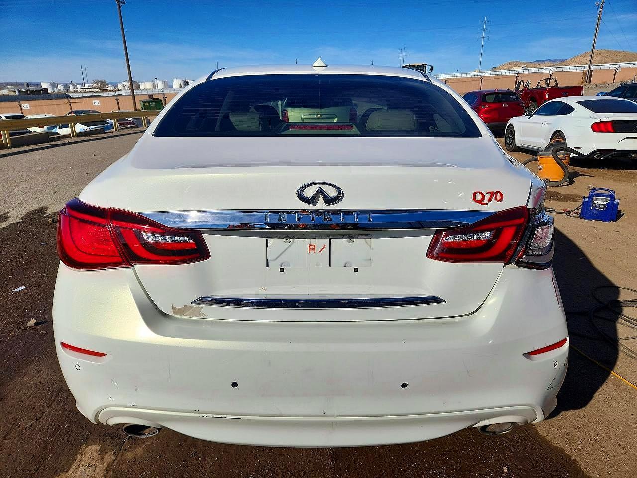 2015 Infiniti Q70 3.7 - Фото 6