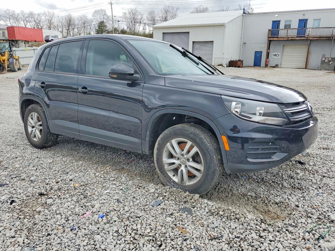 2014 Volkswagen Tiguan S - Image 4