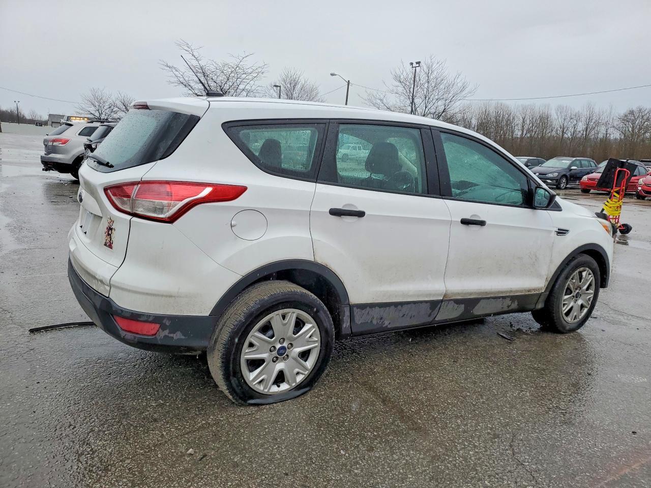 2014 Ford Escape S - Фото 3