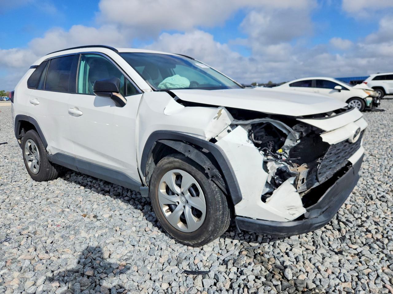 2019 Toyota Rav4 Le - Image 4