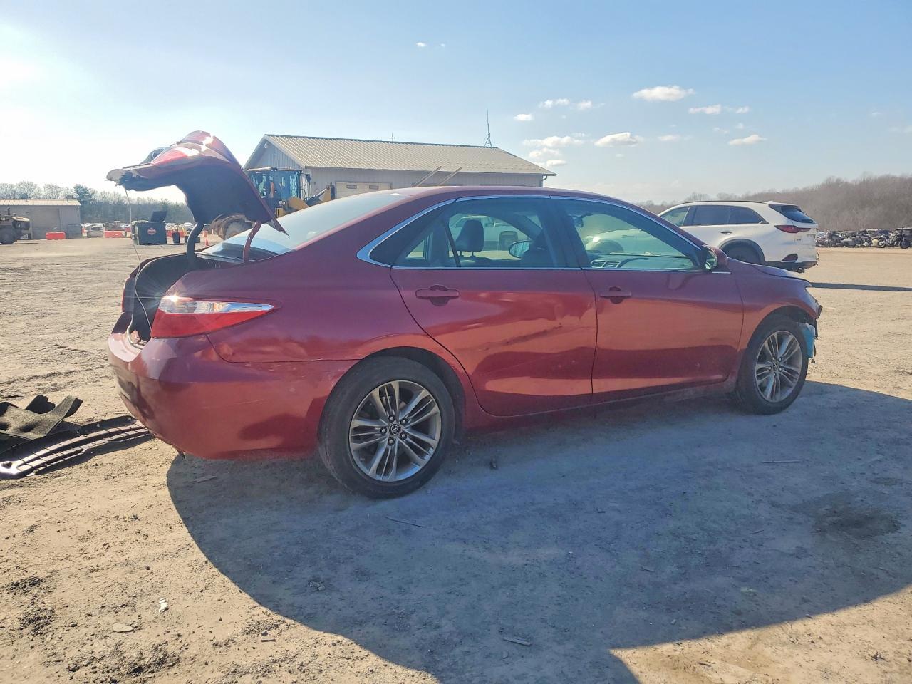 2017 Toyota Camry Le - Image 3