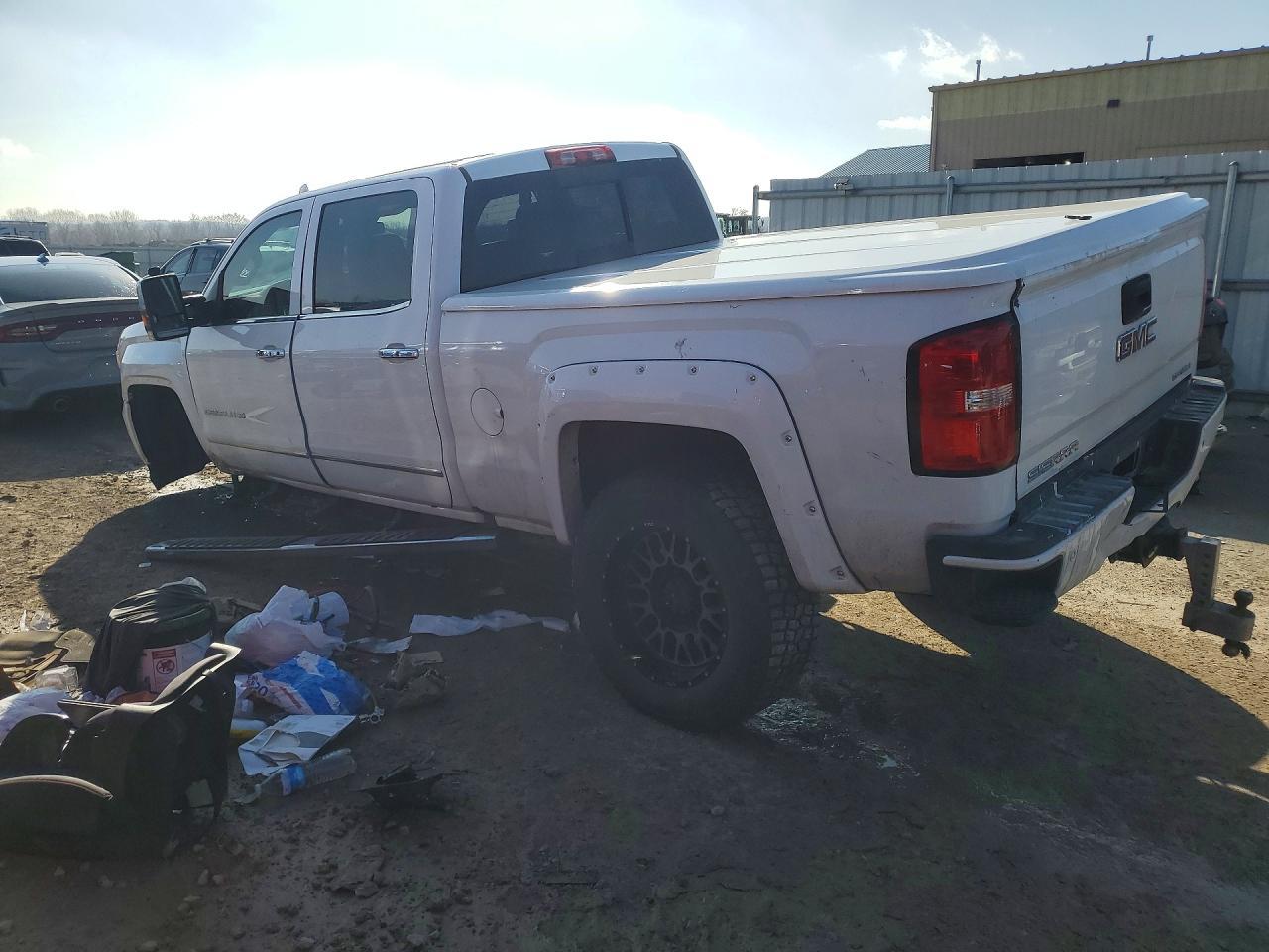 2017 GMC Sierra K2500 Denali - Image 2