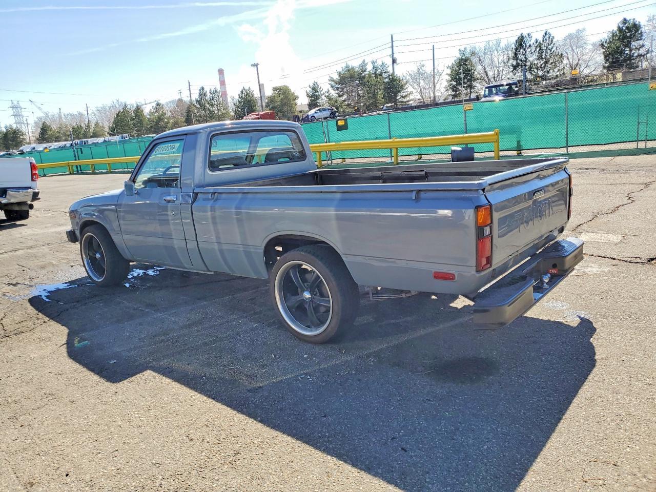 1982 Toyota Pickup Sr5 - Фото 2