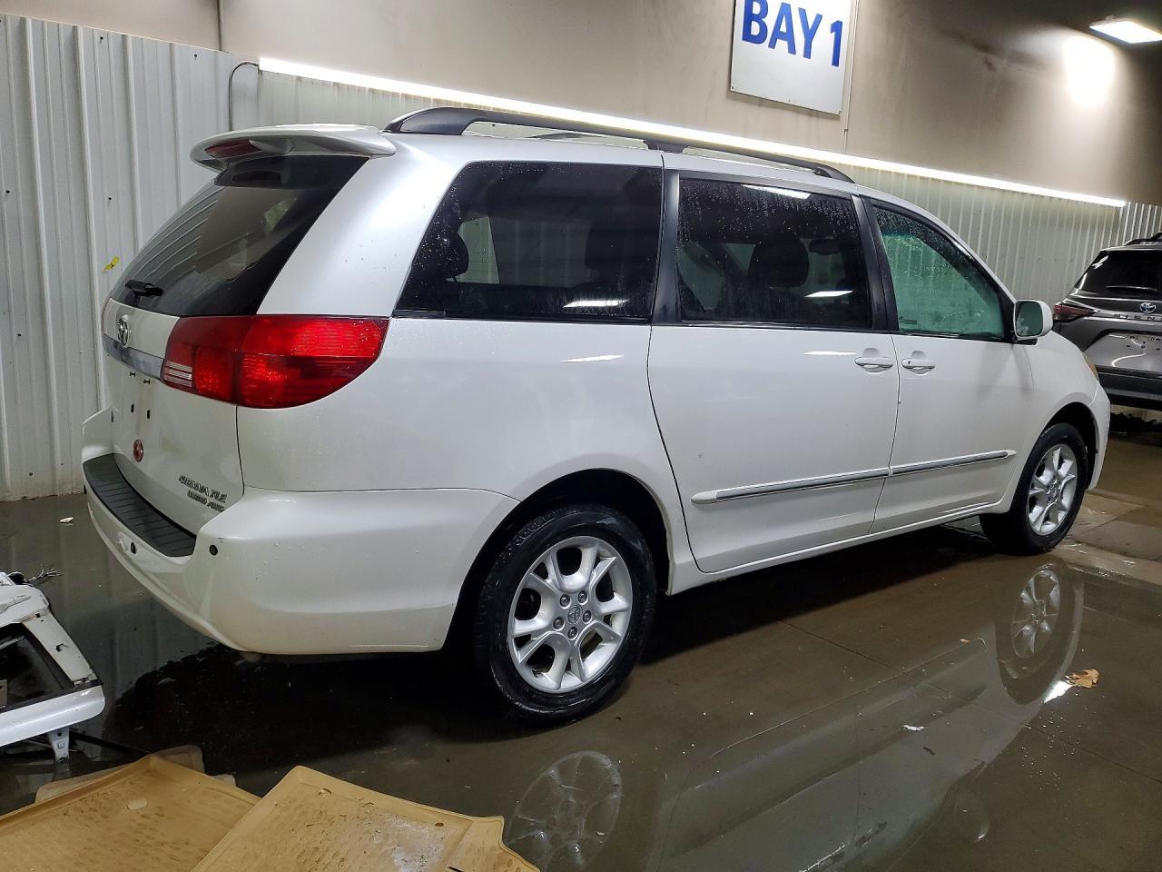 2004 Toyota Sienna Xle Limited 7 Passenger - Image 3