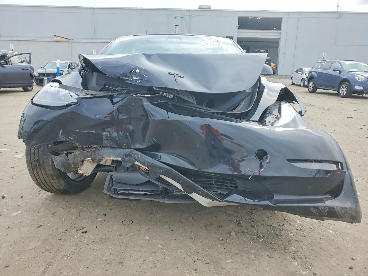 2022 Tesla Model 3 - Фото 5