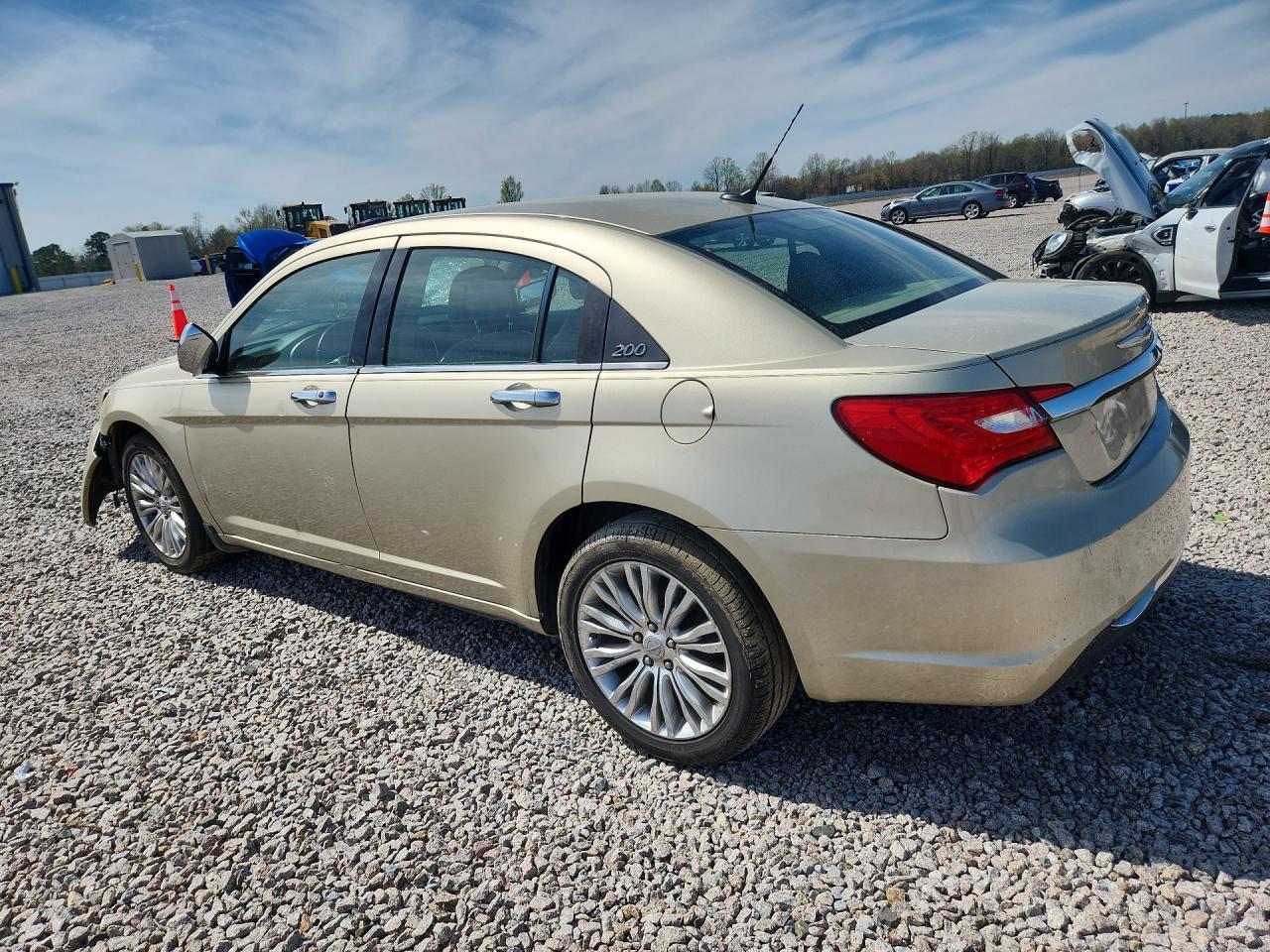 2011 Chrysler 200 Limited - Фото 2