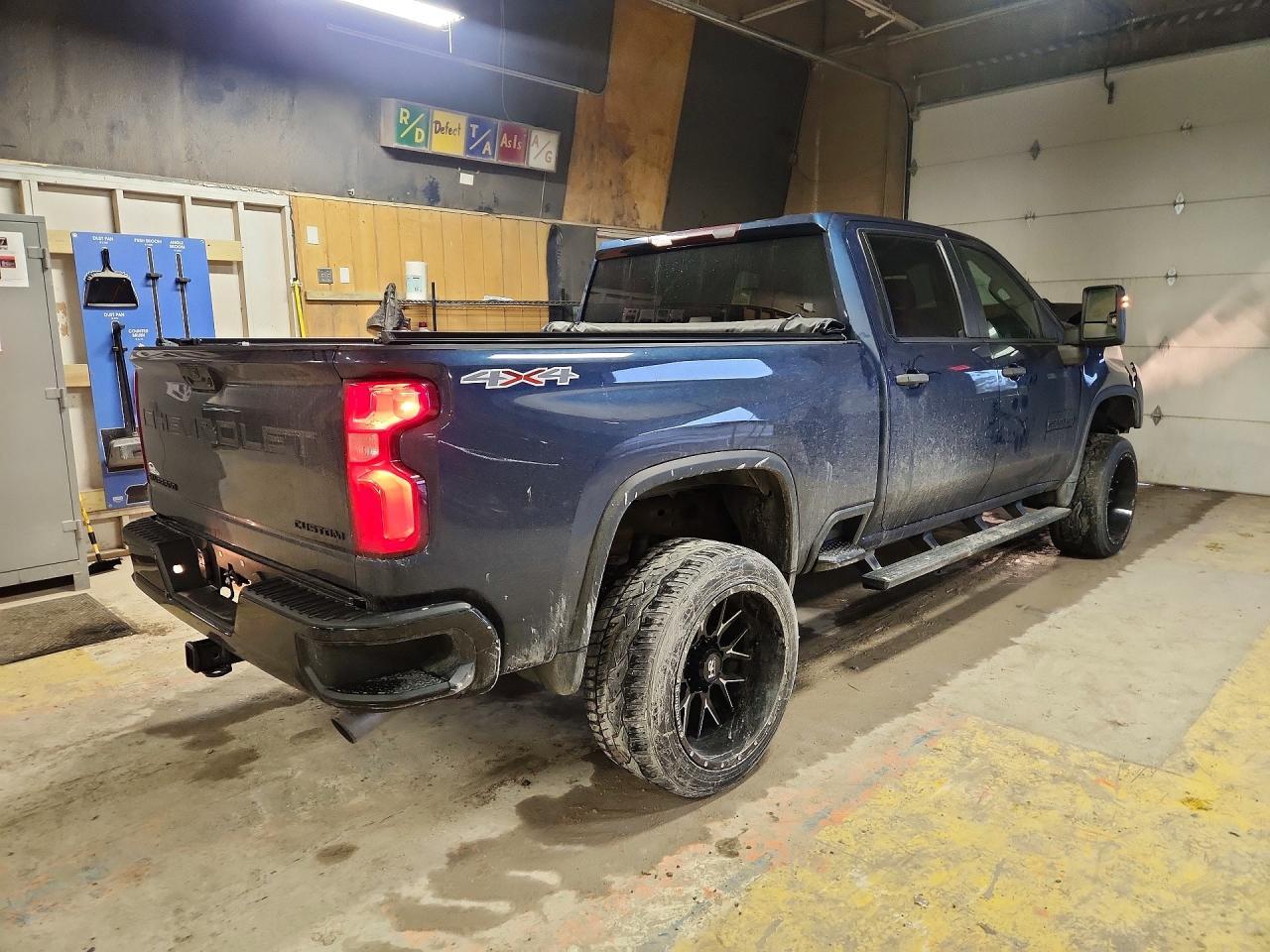 2021 Chevrolet Silverado K2500 Custom - Image 3