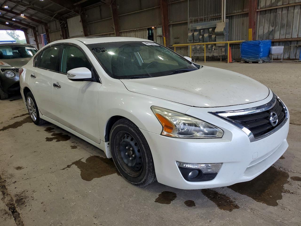 2013 Nissan Altima 3.5 S - Image 4