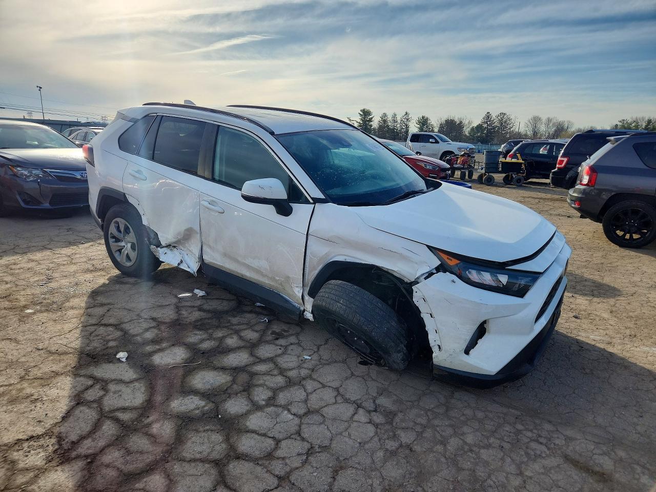 2020 Toyota Rav4 Le - Image 4