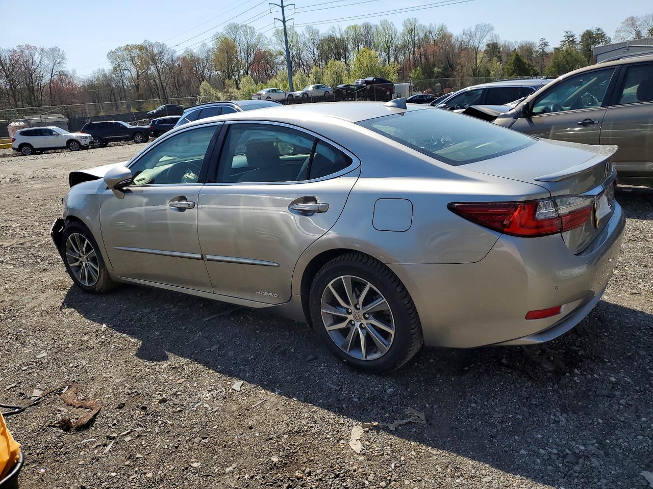 2018 Lexus Es 300H Base - Фото 2