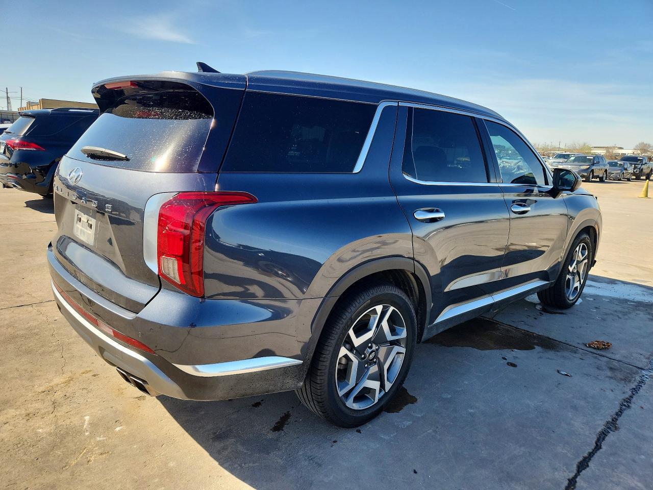 2024 Hyundai Palisade Limited - Image 3