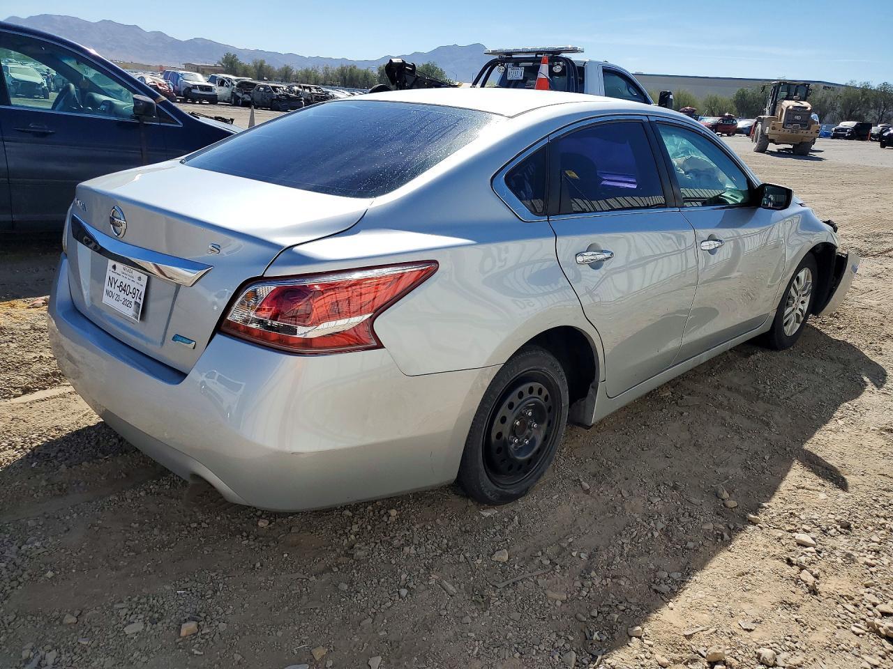 2013 Nissan Altima 2.5 - Фото 3