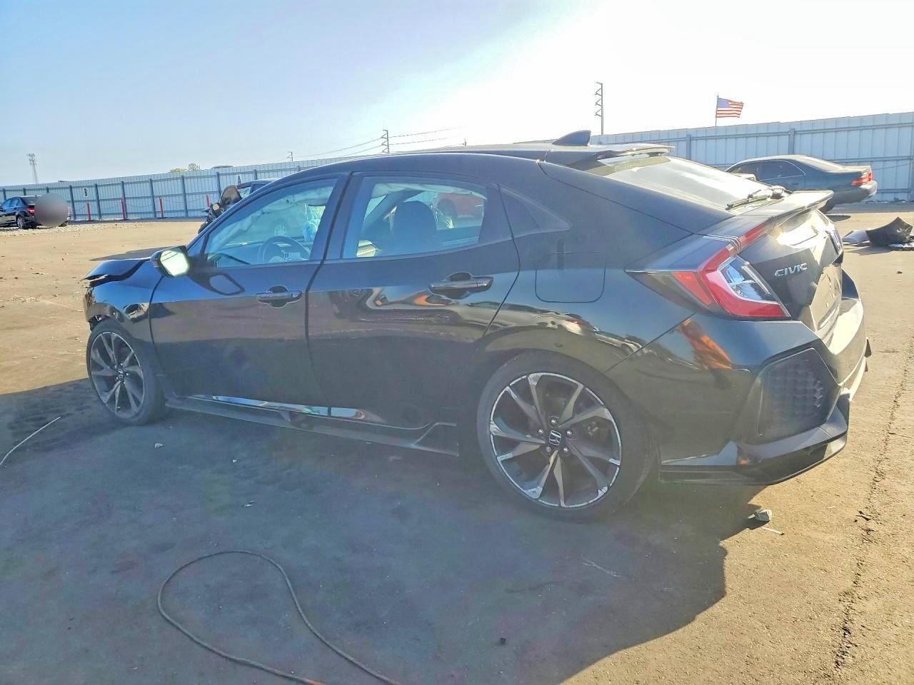 2019 Honda Civic Sport - Фото 2