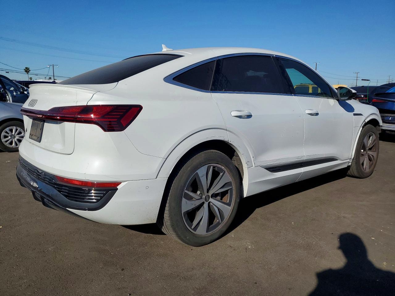 2024 Audi Q8 E-Tron Sportback Premium Plus - Фото 3