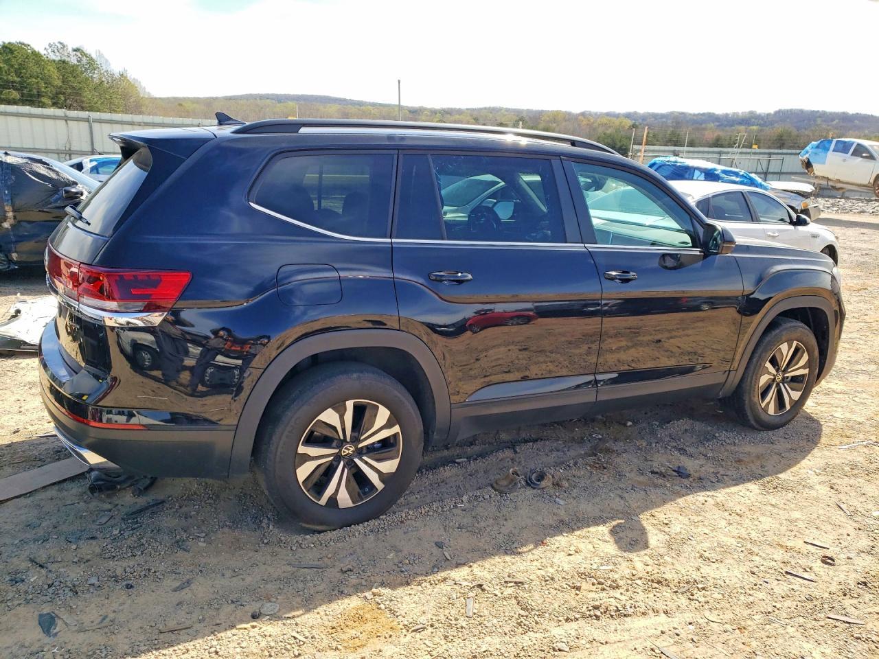 2024 Volkswagen Atlas Se - Image 3