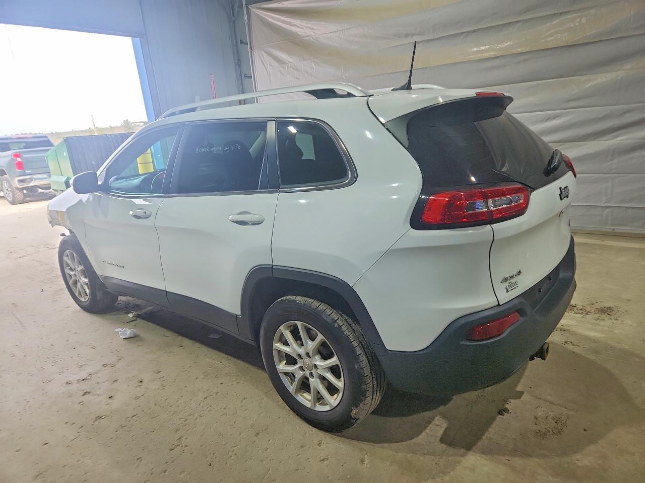 2016 Jeep Cherokee Latitude - Image 2