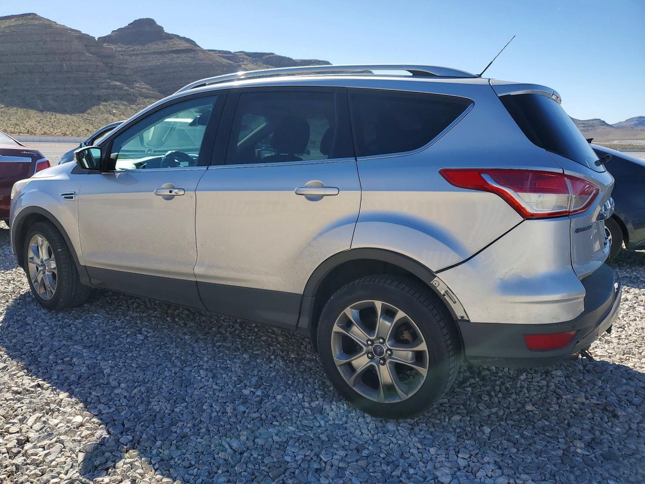 2015 Ford Escape Platinum - Image 2