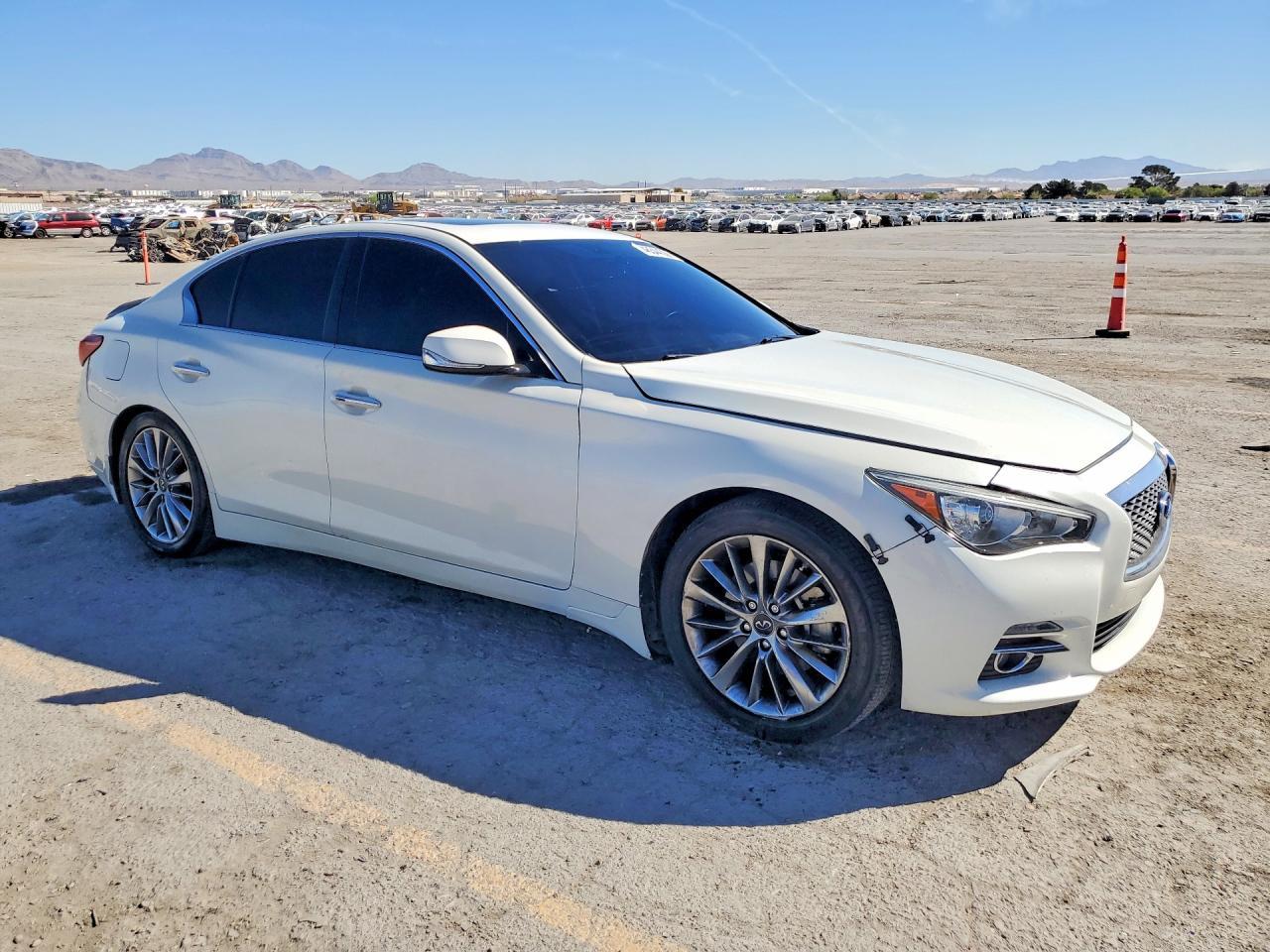 2018 Infiniti Q50 3.0T Luxe - Фото 4
