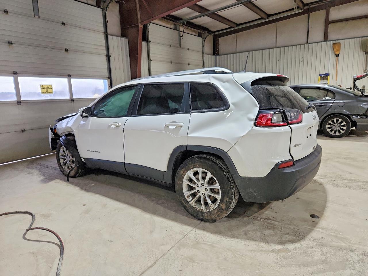 2020 Jeep Cherokee Latitude - Image 2