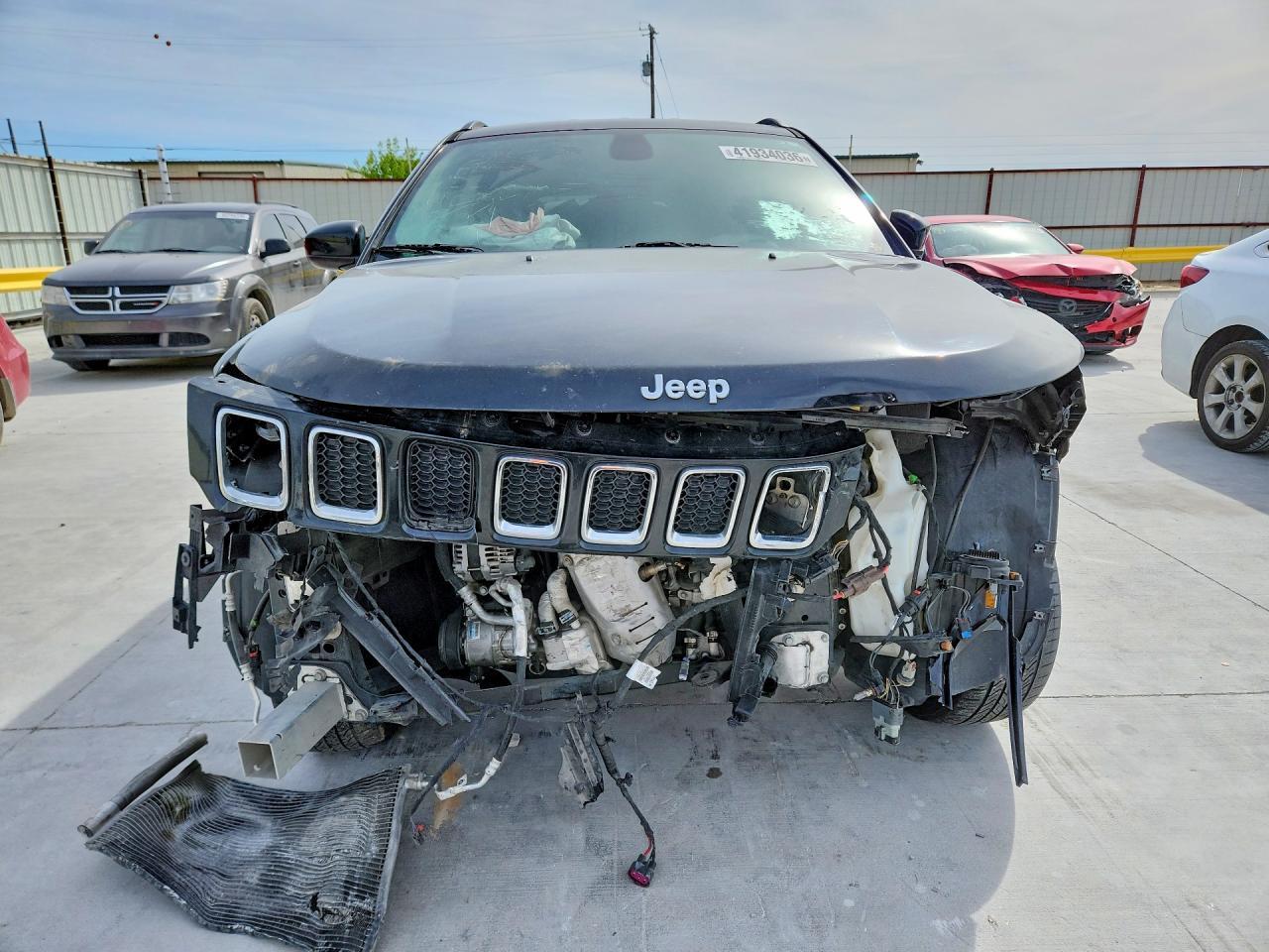2017 Jeep Compass Latitude - Фото 5