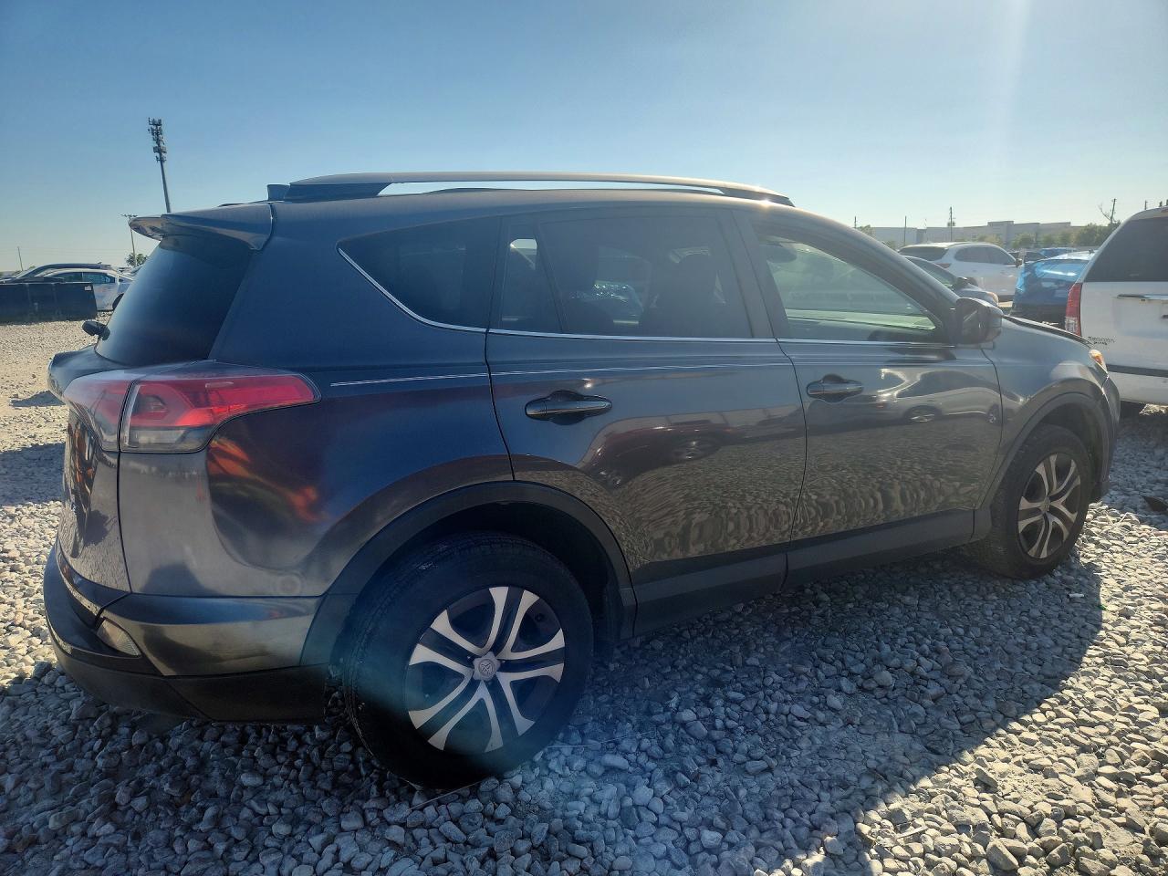 2017 Toyota Rav4 Le - Image 3
