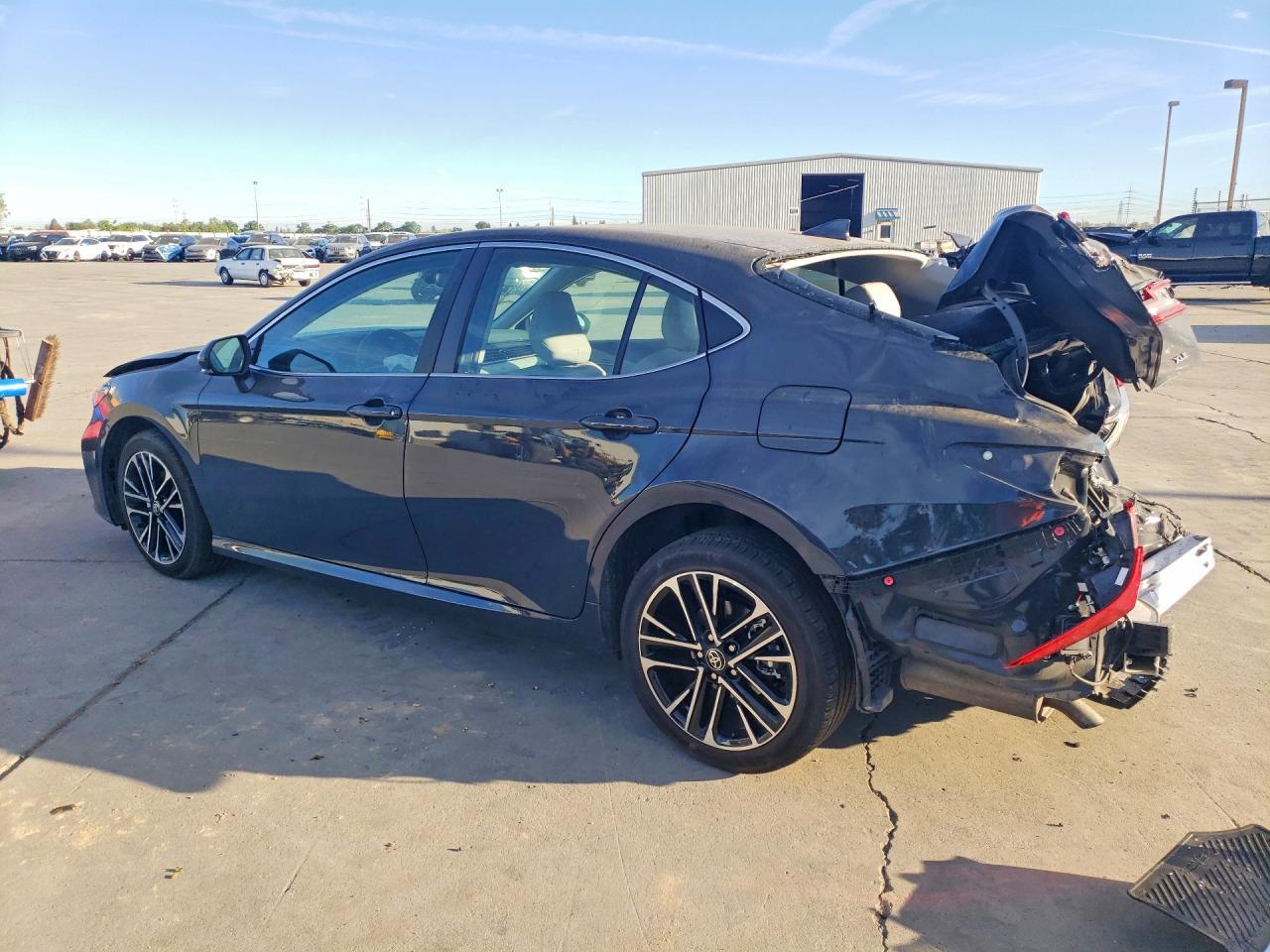 2026 Toyota Camry Xle - Фото 2