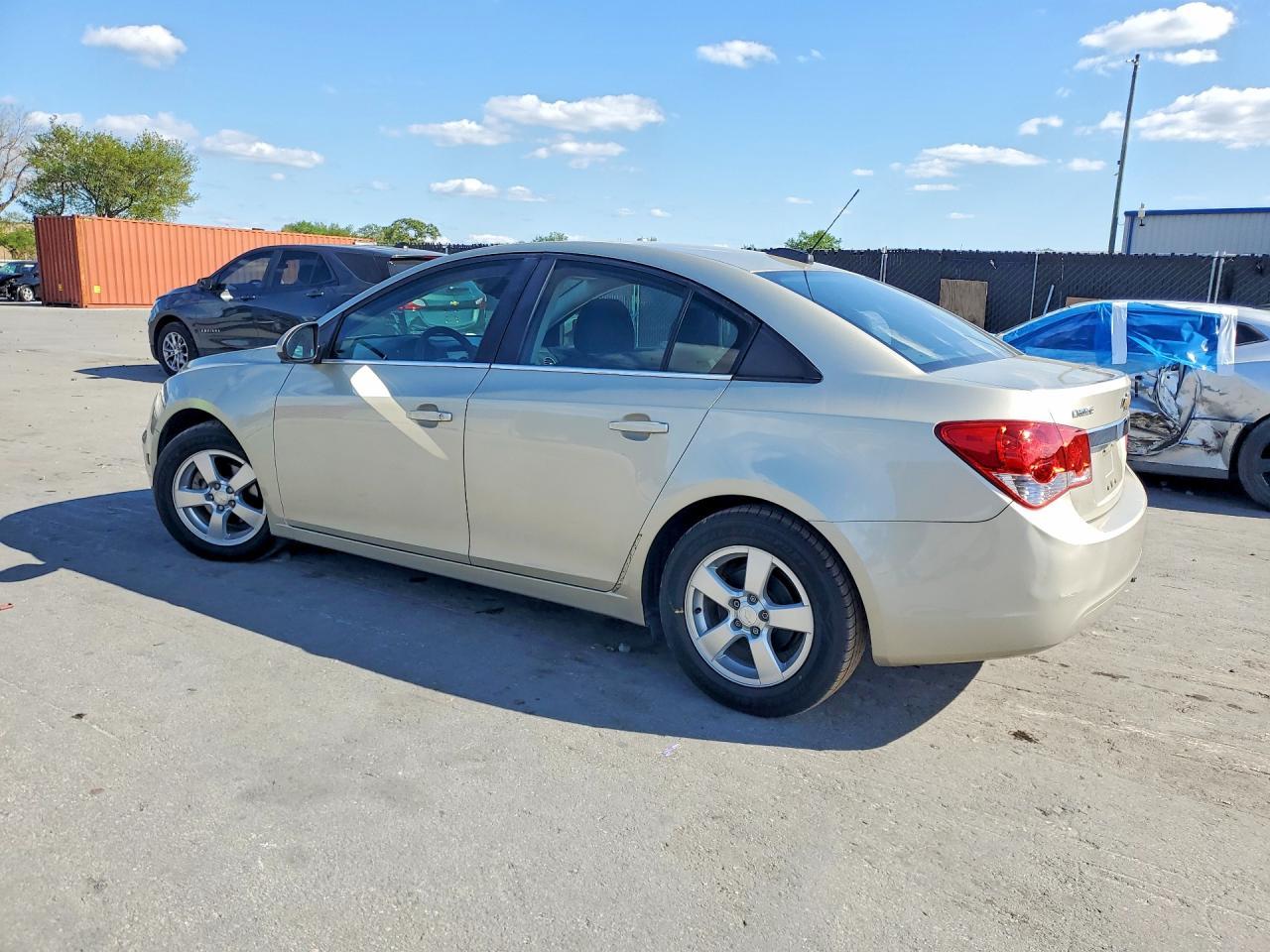 2016 Chevrolet Cruze Limited Lt - Image 2