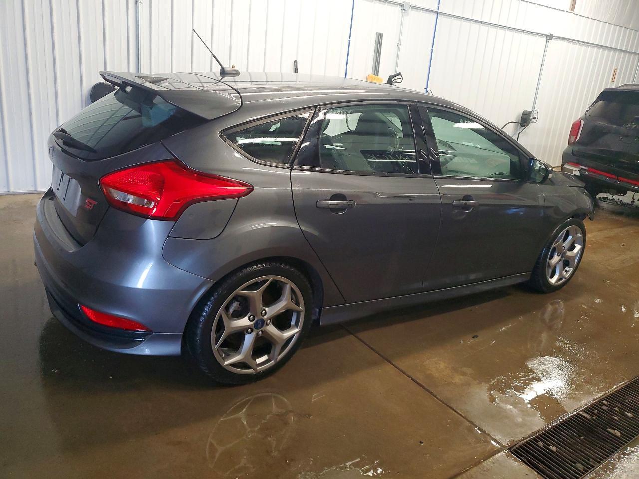 2018 Ford Focus St - Фото 3
