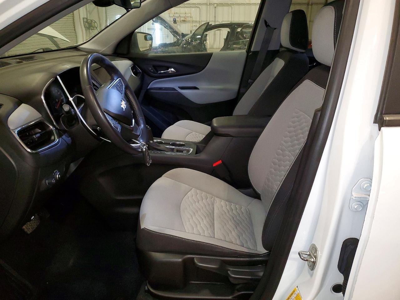 2020 Chevrolet Equinox Ls - Image 7