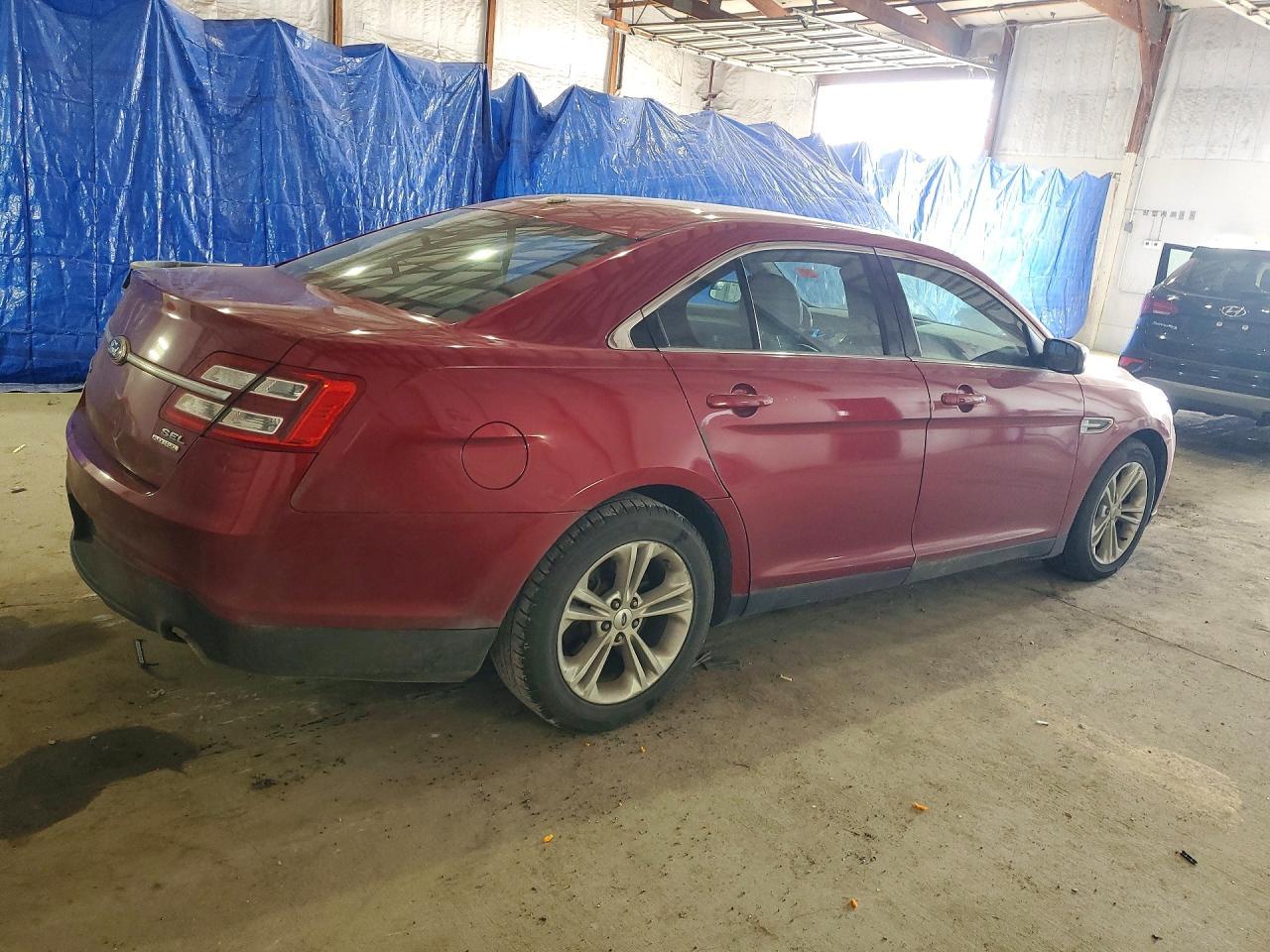 2013 Ford Taurus - Фото 3