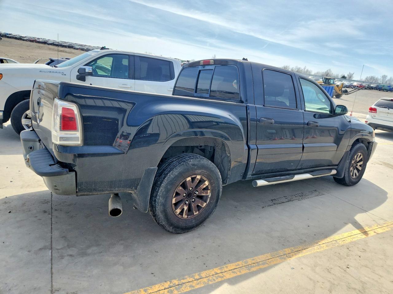 2008 Mitsubishi Raider Ls - Фото 3